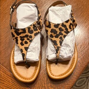 Franco Sarto “Goldy” Leopard Calf Hair Sandals - Sz 8.5 - EUC